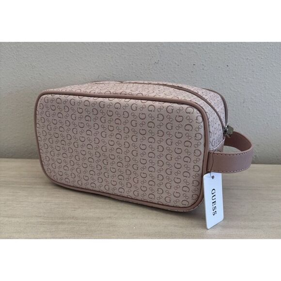GUESS V7200082 Light Rose TOILETRY JUNCTION TRAVEL CASE DOPP BAG LOGO - Picture 2 of 8